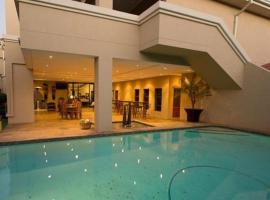 Lazy Lizard Guesthouse，位于Willows的酒店