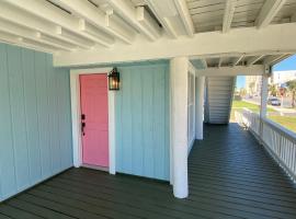 South Padre Island Beach House Retreat Downstairs，位于南帕诸岛的乡村别墅
