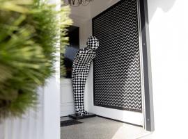 Boutique Hotel Massimos，位于纳梅斯托沃的酒店