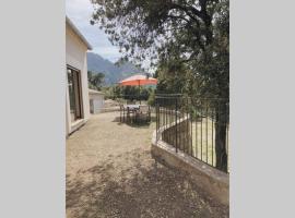 Villa familiale entre mer et montagne Corse，位于Soccia的酒店