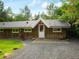 Two-Bedroom Holiday home in Oksbøl 10，位于安斯艾厄的酒店