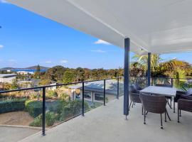 Island View Large Family Home Pool WI FI and Sweeping Views of Fingal，位于芬加尔湾的酒店