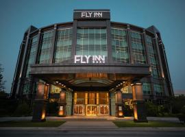 FLY INN BAKU，位于盖达尔·阿利耶夫国际机场 - GYD附近的酒店