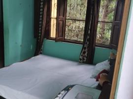 Jim Corbett Homestay, Beside NEST RESTAURANT, village LADUA, Jim Corbett National Park Near Bijrani, Garjiya Zones，位于兰纳加的酒店