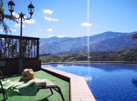 Castillo de Cascadas Finca Hotel，位于Salamina的酒店