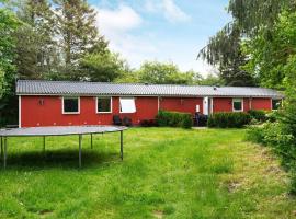 20 person holiday home in Herning，位于海宁的酒店