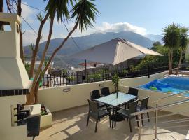 EfisHouse，位于Vrises的酒店