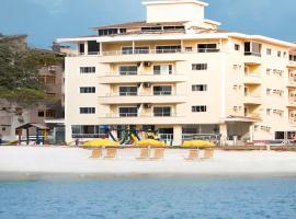 Hotel Monteiro Canasvieiras，位于弗洛里亚诺波利斯的酒店