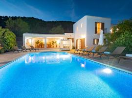 Villa in Ibiza Town, sleeps 11 - Can Monte，位于圣何塞的度假屋