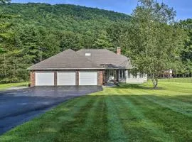 Game Room, Yard and Hot Tub Spacious Catskills Home
