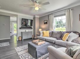 Stylish Fort Payne Retreat Hike and Rock Climb，位于佩恩堡的酒店