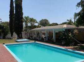 Copperbelt Executive Accommodation Ndola, Zambia，位于恩多拉的家庭/亲子酒店