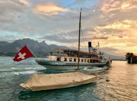 Chalet Oberhofen am Thunersee，位于图恩湖畔上霍芬的酒店