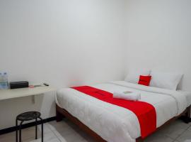 RedDoorz near GOR Jatidiri Semarang，位于Jatingaleh的酒店