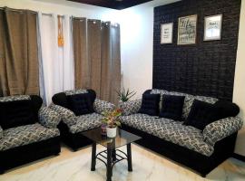 Jan's Haven Staycation House Deca Clark Angeles，位于安吉利斯的酒店