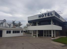 HOTEL AVELLANEDA，位于阿韦利亚内达的酒店