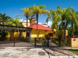 Beach Access, Sleeps 9 Adults, Private Heated Pool, Boat Dock, Villa Calaveras，位于新巴利亚塔的酒店