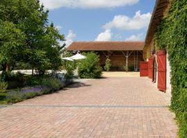 Mountoussin · Ferme de charme vue pyrénées avec piscine，位于Montoussin的酒店