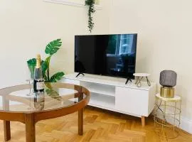 Nomi Homes - Otis House - Free Parking - Central -10ppl