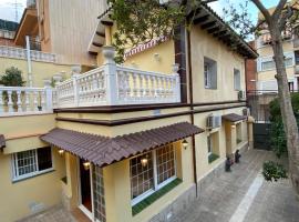 Casa Flores del Mediterráneo，位于巴达洛纳的酒店