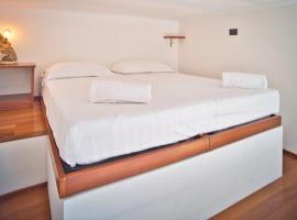 Medusa Apartment - Monolocale Centro，位于菲纳莱利古雷的酒店