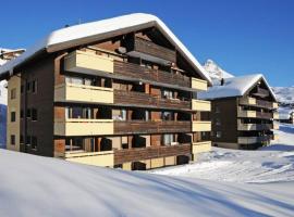 Studio Apartment Alpine Lodge (36m2) - Bettmeralp - Ski in/out - South facing, overlooking the Alps，位于贝特默阿尔卑的木屋