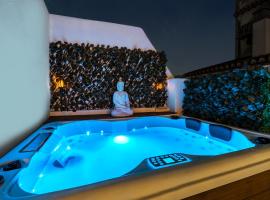 Granaxperience Apartamentos La Maleta，位于格拉纳达的带按摩浴缸的酒店