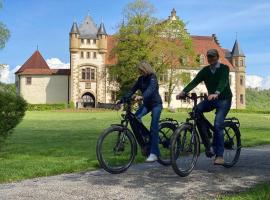 Schlosshotel Götzenburg，位于亚格斯陶森的酒店