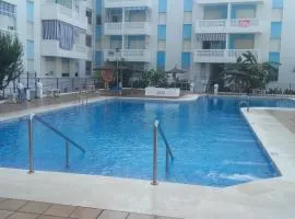 Apartamento con Piscina a 50 m de la Playa de Regla 2 Dormitorios Hasta 6 personas
