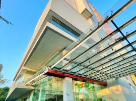 POP！古本酒店，位于泗水的酒店