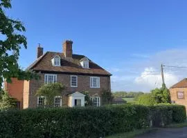 Little Park Farm Queen Anne Farmhouse & Apartments
