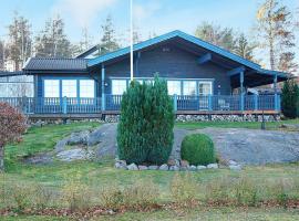 4 person holiday home in SÖDERKÖPING，位于南雪平的酒店