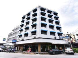 甲米格兰德酒店，位于甲米镇的酒店