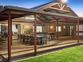 The Shamrock Luxury Retreat，位于Paringa的酒店