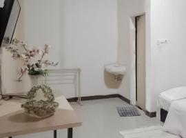 RedDoorz Syariah @ Jalan Ir Haji Juanda Jambi，位于占碑市的酒店