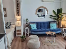 Apartment Fuengirola Carvajal beach front Málaga Spain，位于福恩吉罗拉的住宿