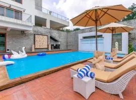Arihant Villa by StayVista - 5BHK Luxurious Villa with Pvt Pool & Jacuzzi