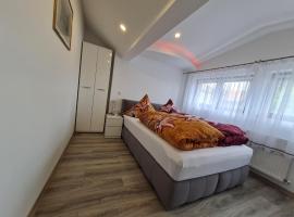 Ferien- und Businesswohnung Sonnentor Dreiländereck im zweiten Stock，位于Sonnen的酒店