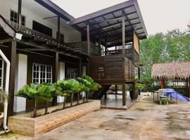 Dinie Inn，位于Hutan Melintang的酒店