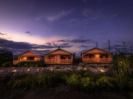 -Pet Friendly- Miners Cabin #5 -Two Double Beds - Private Balcony，位于汤姆斯通的酒店