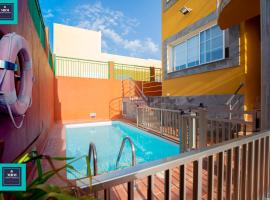 Inés Apartment, Montaña La Data，位于圣巴托洛梅的带泳池的酒店
