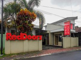 RedDoorz Syariah @ Sunan Bonang Magelang，位于马格朗的酒店