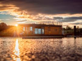 Floatinghouses Bärwalder See，位于Klitten的酒店