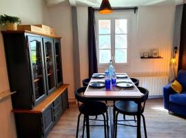 Appartement Loire et Château, Hyper Centre, vue Loire, Linge inclus, 3ème étage，位于索米尔的乡间豪华旅馆