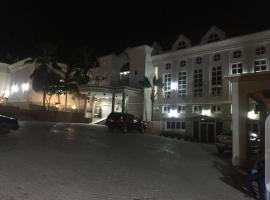Royal Cedars Hotels，位于伊巴丹的酒店