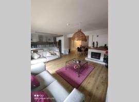 Un balcón sobre el Rio Sella，位于里瓦德塞利亚的酒店