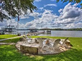 Remodeled Cedar Creek Lake Retreat with Fire Pit!