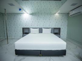Drops Motel Campinas，位于坎皮纳斯的酒店