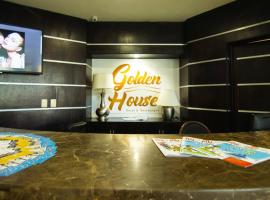 Golden House Hotel & Convention Center，位于圣多明各的酒店