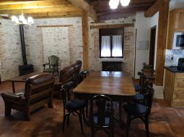 Casa Rural Las Cotarras，位于Sanchonuño的酒店